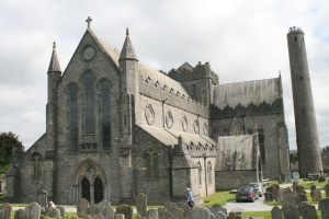 Kilkenny_St_Canice_Cathedral_SW_2007_08_28